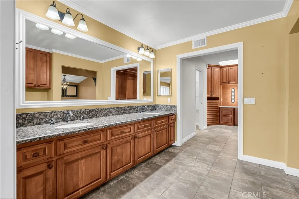 1249 Coronet Drive, Riverside, California 92506 home-pic-21